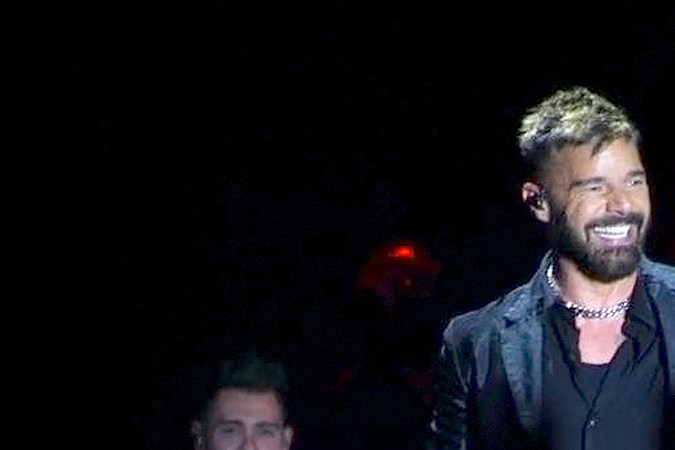 Ricky Martin posando.