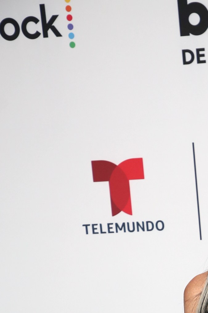 Nicki Nicole posando.