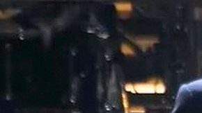 Luis Miguel actuando en un show.