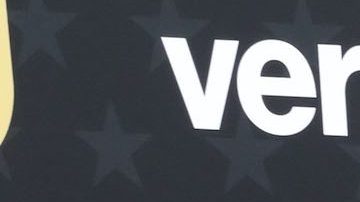 Margot Robbie posando.