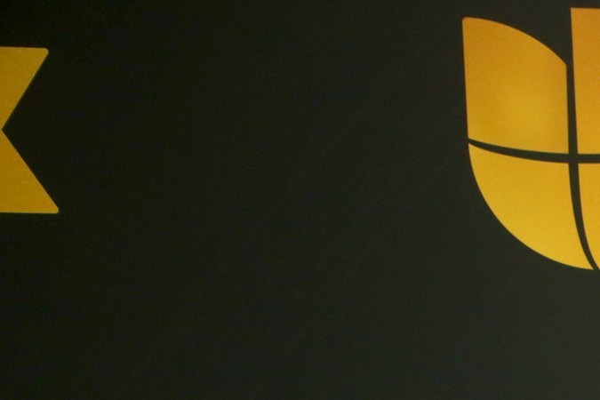 Carin León posando.