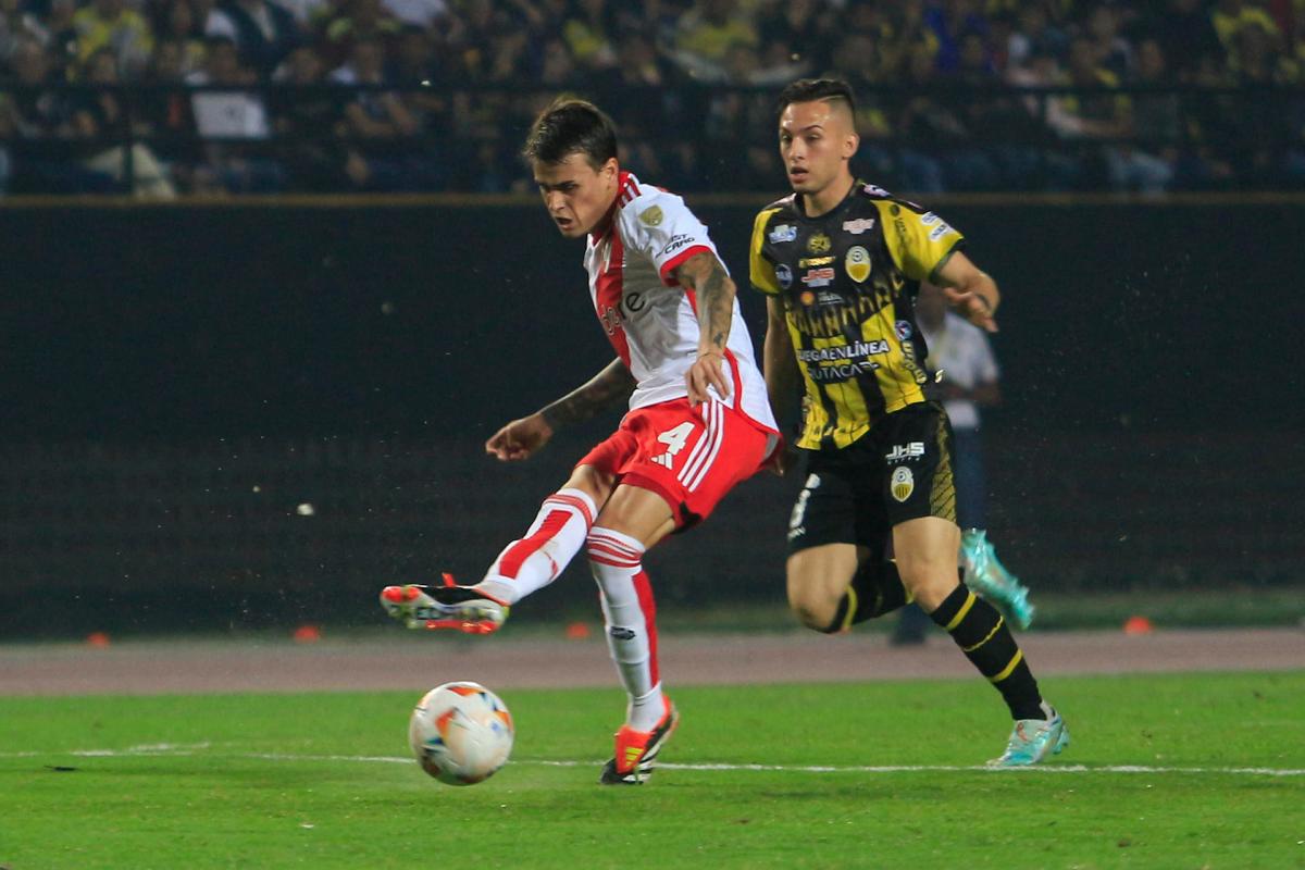 El astronómico golazo de Nicolás Fonseca de River Plate que podría ser el tanto de la Libertadores