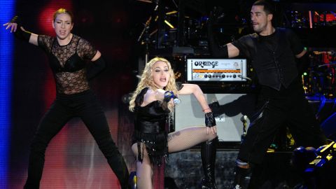 Madonna ofrece dos conciertos en el Foro Sol de la Ciudad de México, como parte de su Tour "Hard Candy", con el que visitará 17 países. La Reina del Pop cautivó a más de 100 mil personas, con el recorrido de su historia a través de los 24 temas que interpretó; tecnología, sensualidad y buen ambiente, fueron las características de sus presentaciones/México, 30 de noviembre, 2008.