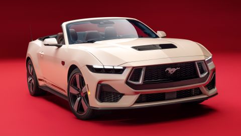 El nuevo Ford Mustang GT séptima generación al cumplirse los 60 años del pura sangre.