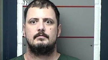 Jesse E. Kipf, de 39 años, se declaró culpable de un cargo de robo de identidad agravado y un cargo de fraude informático.