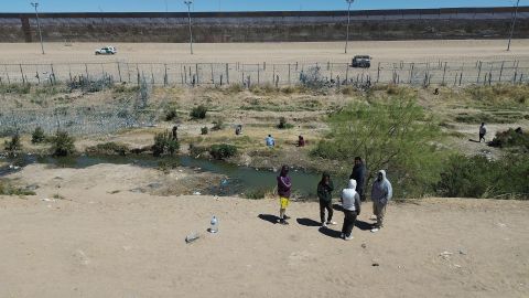 Huyen de la pobreza y la violencia: cada vez más profesionales abandonan su oficio para llegar a EE.UU.