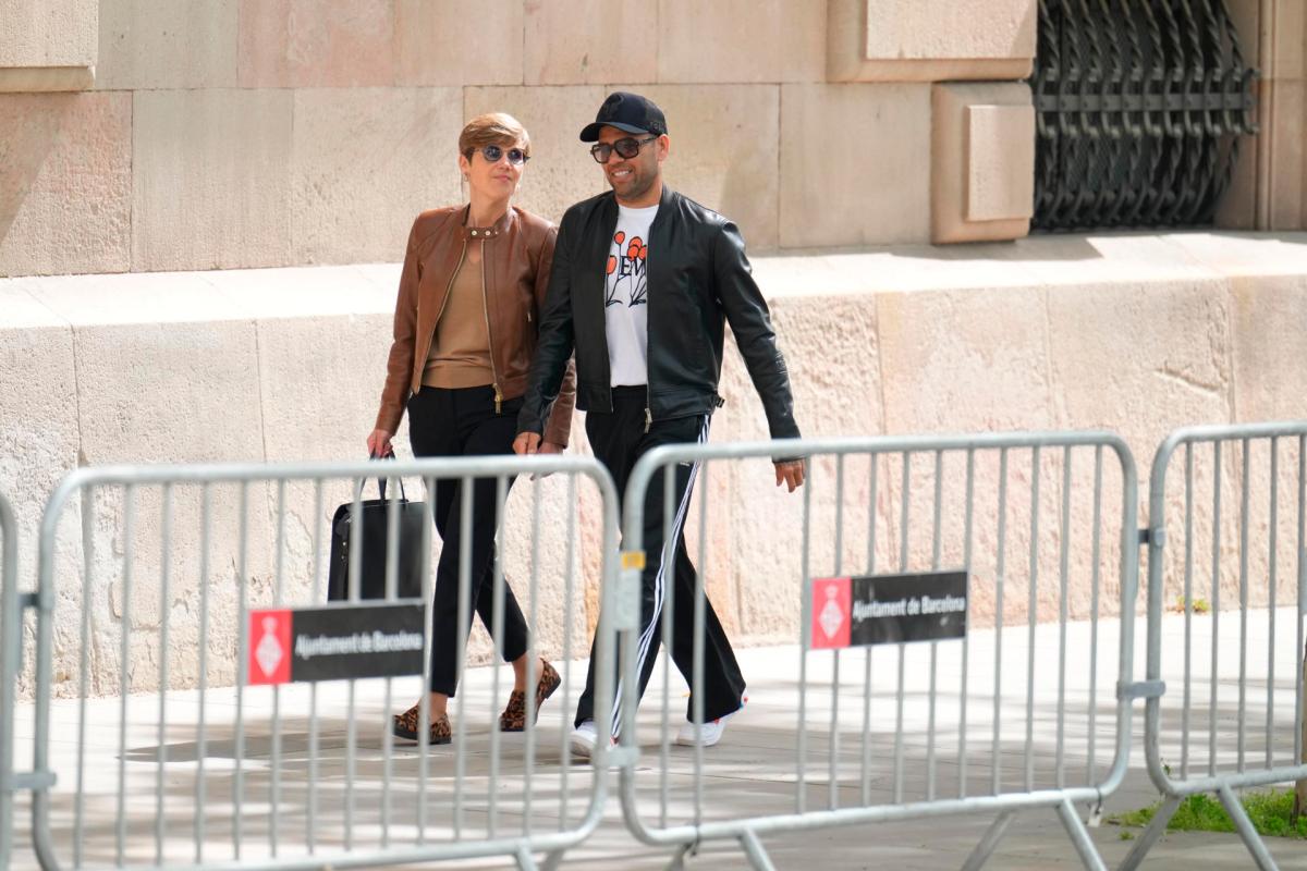 Dani Alves se presenta por segunda vez en los tribunales después de ser liberado bajo fianza