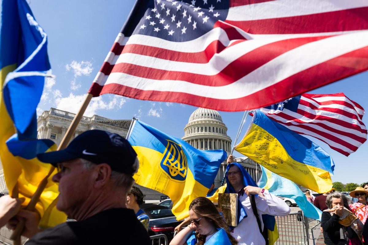 Cámara de Representantes de EE.UU. aprobó ayuda de $87,400 millones de dólares para Ucrania e Israel