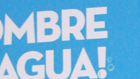 Anna Faris posando.