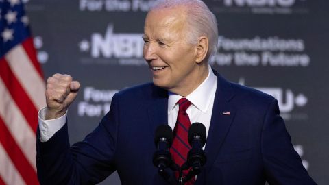 El Presidente de los Estados Unidos, Joe Biden, pronuncia un discurso durante la Conferencia Legislativa de 2024 de los Sindicatos de la Construcción de América del Norte (NABTU), en Washington, DC, EE.UU., el 24 de abril de 2024.