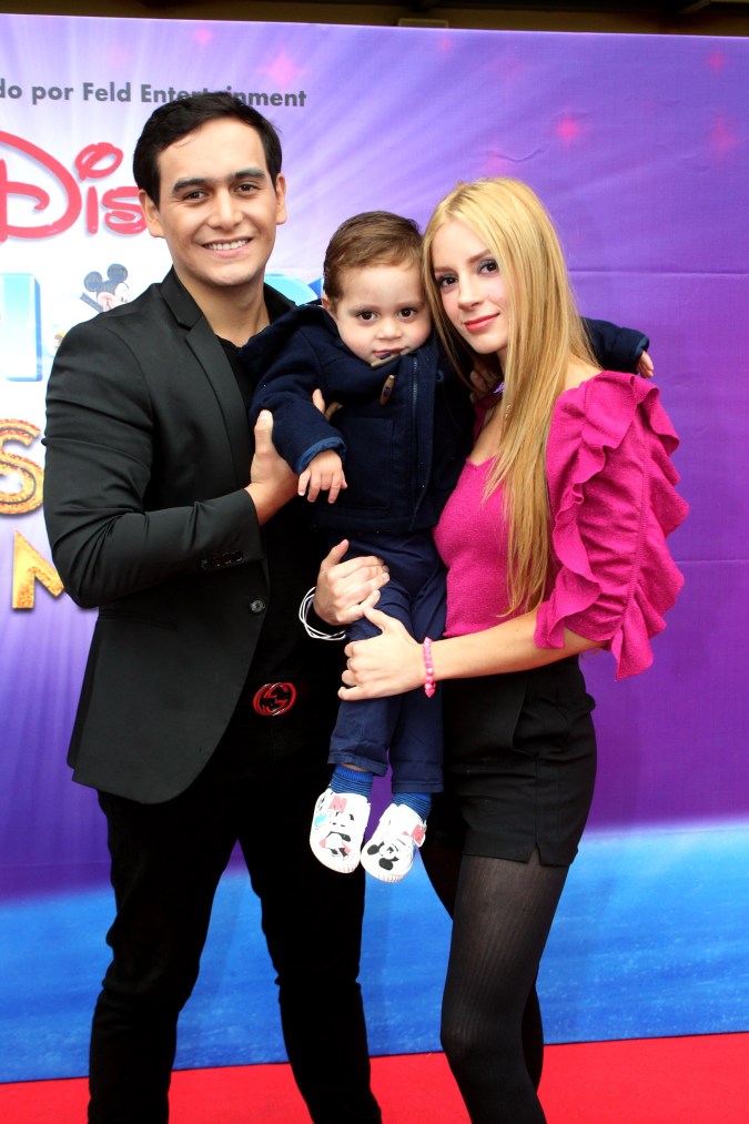 Julián Figueroa con su esposa Imelda Garza y su hijo José Julián en el año 2019.