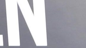 Anna Paquin posando.