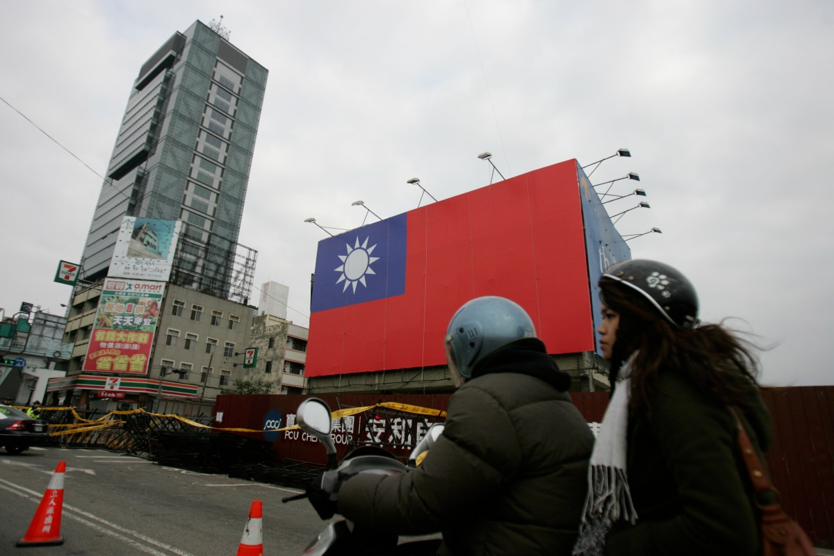 Terremoto de magnitud 7,4 sacude Taiwán y genera caos; hay alerta de tsunami en Japón (Videos)
