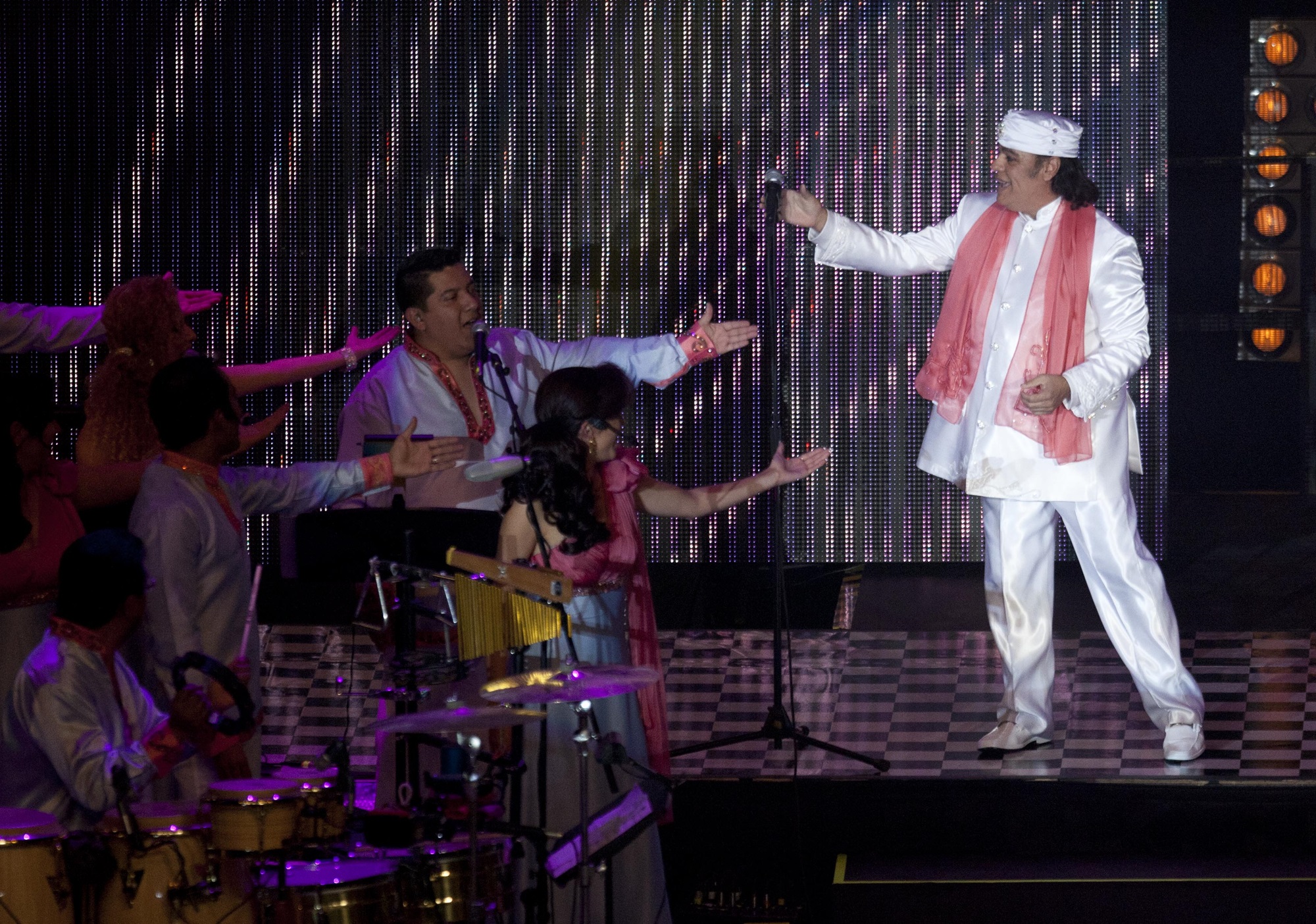 Juan Gabriel Y Héctor Lavoe Hacen Historia Con Sus Canciones En El ...