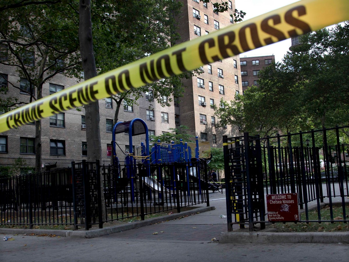 Arrestan a padres tras la muerte de un bebé de un mes con signos evidentes de trauma en Staten Island