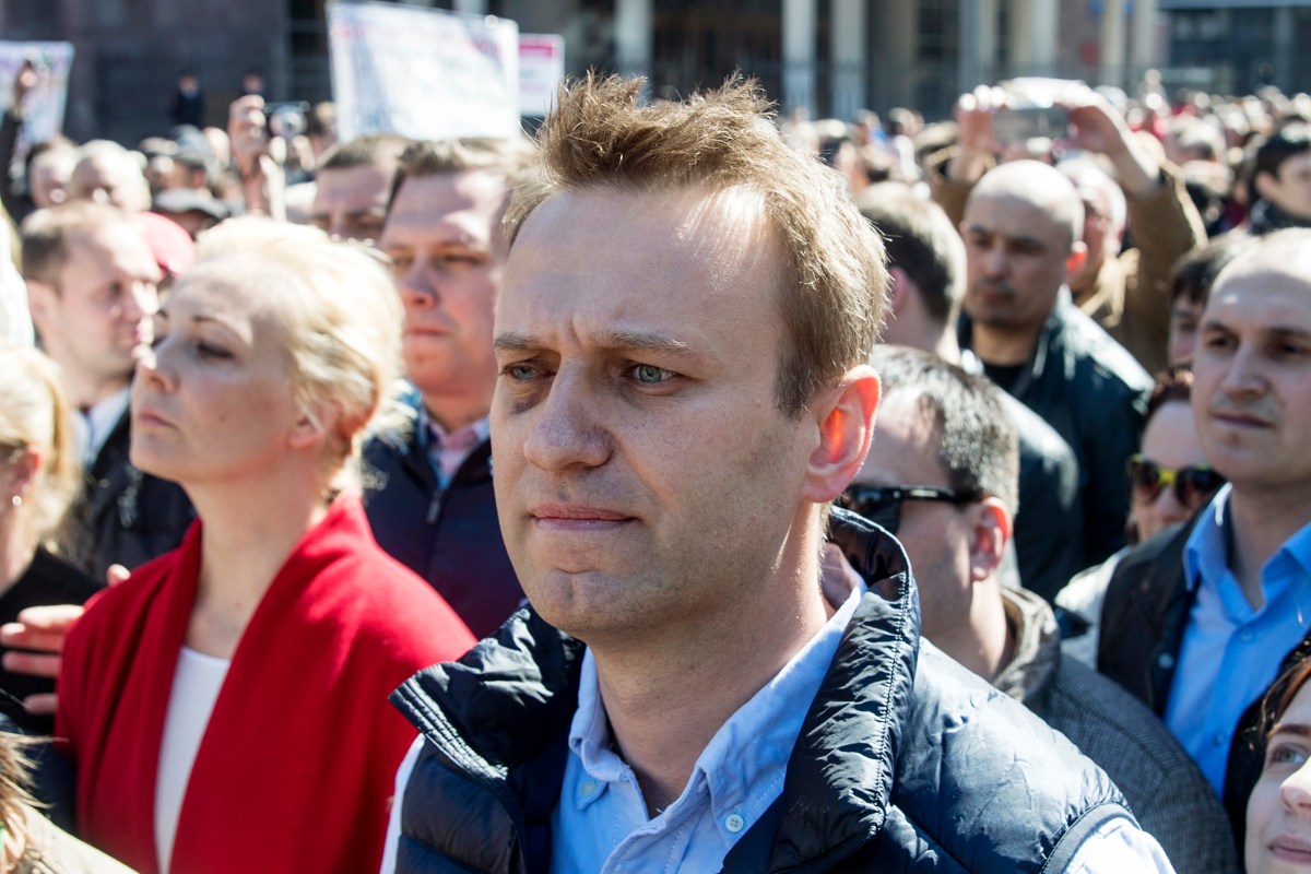 Rusia prolonga investigación de la muerte del líder opositor Navalny mientras estaba prisión