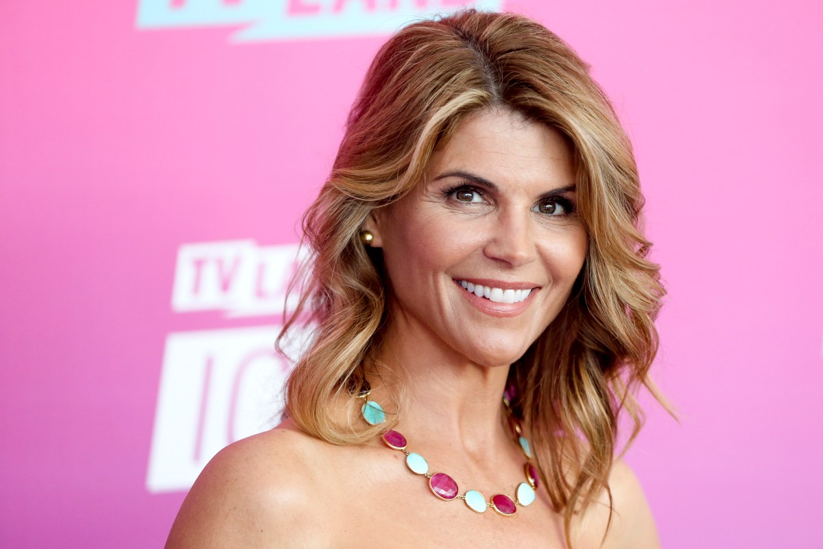 Lori Loughlin pide $17.5 millones de dólares por su casa en Hidden Hills