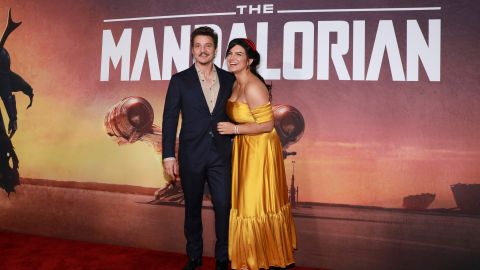 Pedro Pascal y Gina Carano