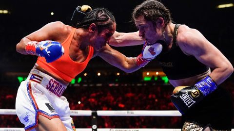 Amanda Serrano (L) y Katie Taylor (R) espera repetir el espectáculo que brindaron en su primera pelea.