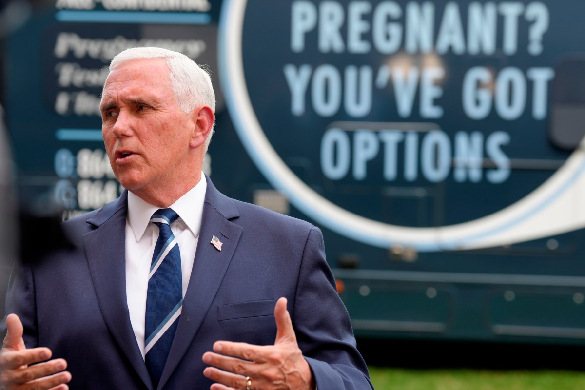 Pence dice que la postura de Trump sobre el aborto es una “bofetada” a los provida que votaron por él