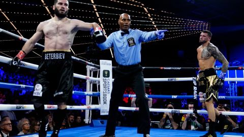 Artur Beterbiev lanza advertencia a Dmitry Bivol previo a su combate.