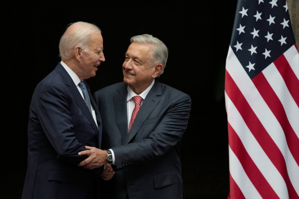 Biden y AMLO acuerdan medidas para reducir cruces fronterizos