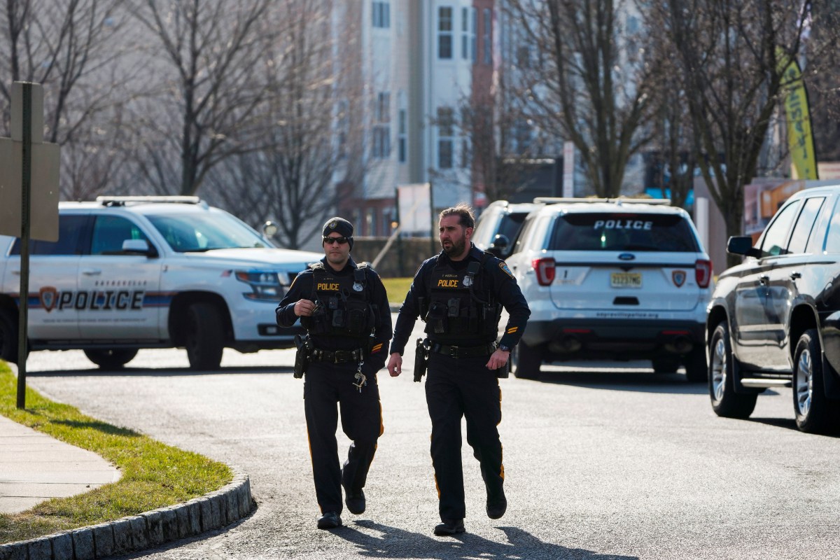 Madre herida tras balear a policía que fue a su hogar en Nueva Jersey a plena luz del día