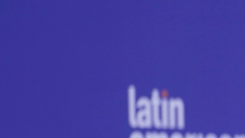 Grandes estrellas de la música latina han elegido el escenario de los Latin AMAs para realizar estrenos mundiales, presentar premieres televisivas y colaboraciones nunca vistas