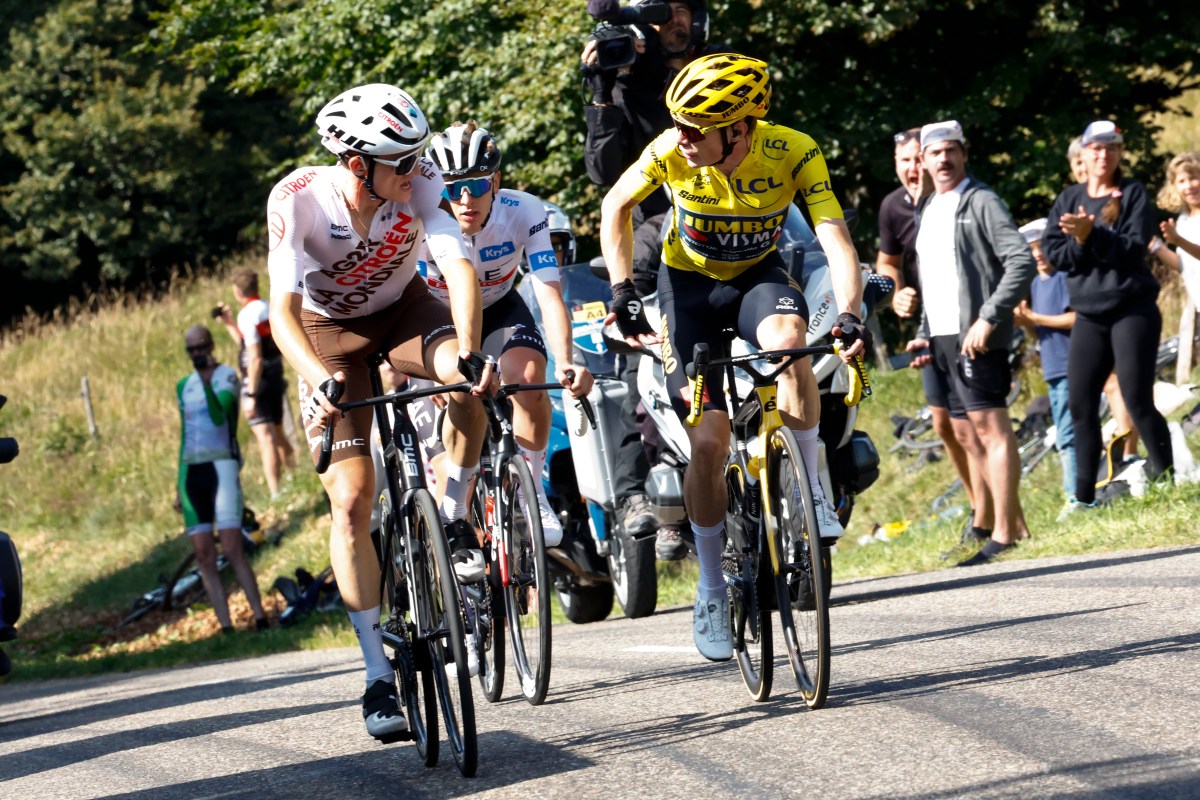 Hospitalizaron al campeón del Tour de Francia luego de grave accidente junto a otros 11 ciclistas