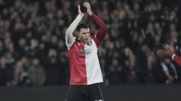 "En verano veremos": Director general del Feyenoord deja en el aire futuro del mexicano Santiago Giménez