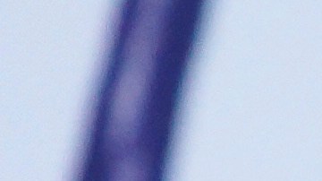 El diseño de interiores de la casa de Emma Roberts en lo contrario a minimalista.