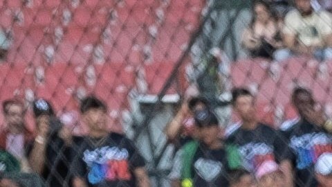 David Ortiz mientras conversa con los medios de comunicación sobre Juan Soto.