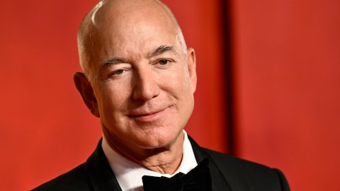 Jeff Bezos compró la mansión en un acuerdo fuera del mercado de bienes raíces.