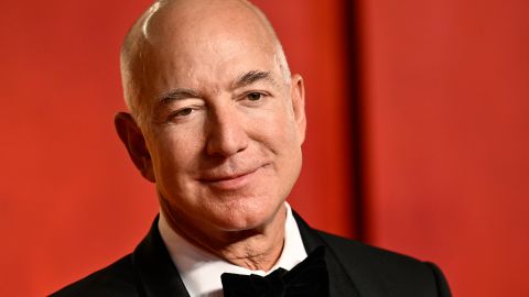 Jeff Bezos compró la mansión en un acuerdo fuera del mercado de bienes raíces.