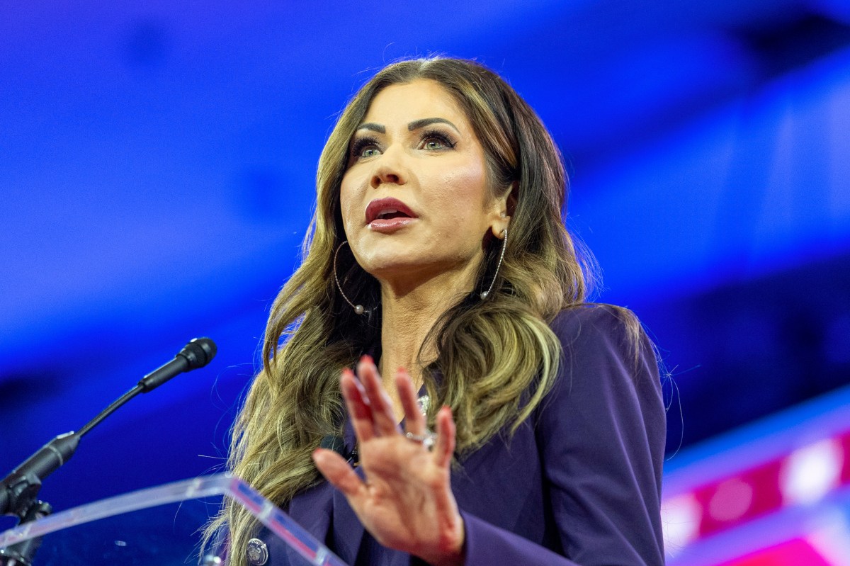 Candidata a vicepresidenta de Donald Trump, Kristi Noem, se jacta en su libro de haberle disparado a su perro