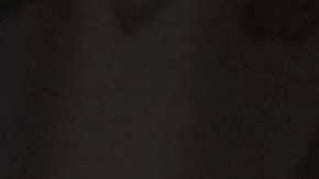 Canelo Álvarez habla al público durante la rueda de prensa de su combate ante Jaime Munguía.