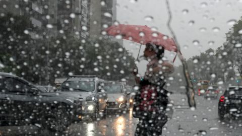 Una gran parte del Medio Oeste está bajo riesgo de Nivel 2 de 5 de tormentas eléctricas severas este martes.