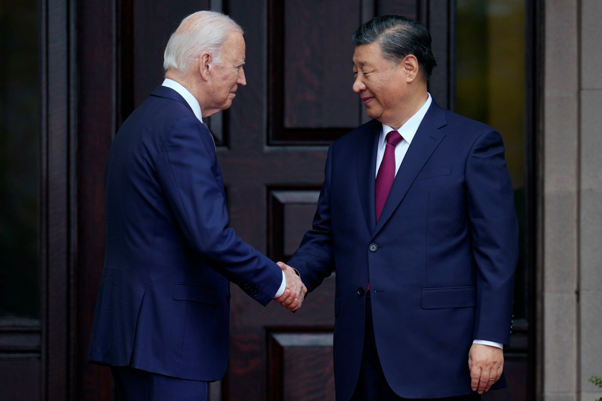 Biden habló con presidente de China, Xi Jinping, vía telefónica, en medio de tensiones entre ambos países