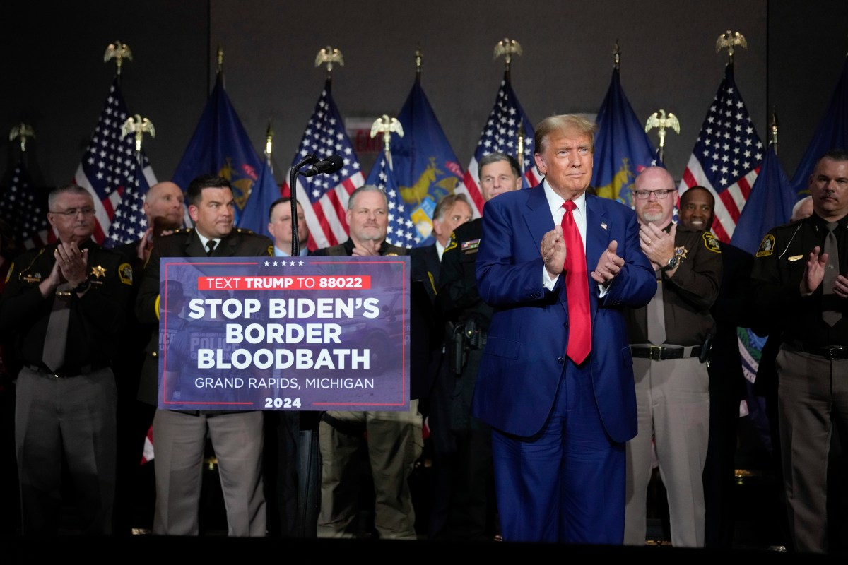 Trump acusa a Biden de generar un “baño de sangre” en la frontera