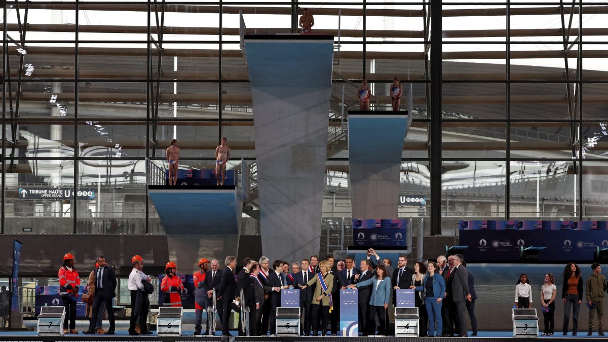 French Diver’s Spectacular Fall in Front of President Macron Goes Viral – Olympic Dreams Still Alive