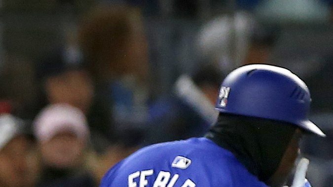 Fanáticos de los Yankees enfurecidos después que Vladimir Guerrero Jr los mandara a callar [Video]