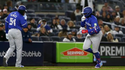 Fanáticos de los Yankees enfurecidos después que Vladimir Guerrero Jr los mandara a callar [Video]