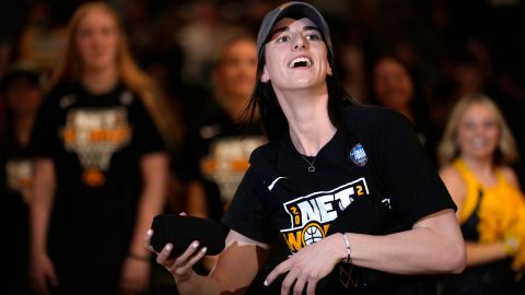 Caitlin Clark durante su despedida de Iowa State.