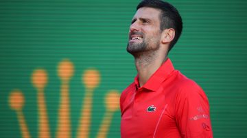 Novak Djokovic se muestra frustrado tras derrota ante Casper Ruud.