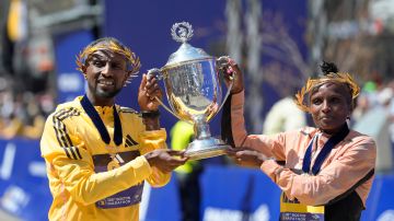 Etíope Sisay Lemma y keniata Hellen Obiri triunfaron en la 128° edición del Maratón de Boston
