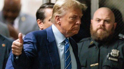 Smith quien lleva el caso de Trump sobre el asalto al Capitolio, incluyó la obstrucción de un procedimiento oficial adicionalmente a los cuatro cargos que enfrenta.