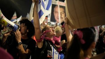Miles de israelíes vuelven a protestar contra el primer ministro Benjamín Netanyahu y exigen elecciones