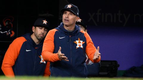 El manager de los Astros se mostró contento por el juego en la Ciudad de México.