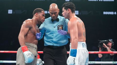 Devin Haney y Ryan García antes de pelear.