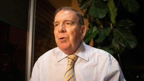 Edmundo González Urrutia durante una entrevista en Caracas.